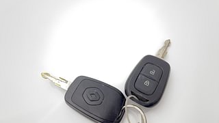 Used 2019 Renault Kwid [2015-2019] 1.0 RXT AMT Petrol Automatic extra CAR KEY VIEW