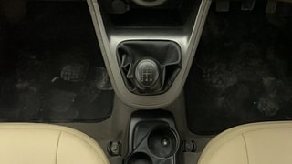 Used 2011 Hyundai i10 [2010-2016] Magna 1.2 Petrol Petrol Manual interior GEAR  KNOB VIEW