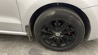 Used 2016 Volkswagen Polo [2015-2019] Highline1.2L (P) Petrol Manual tyres RIGHT FRONT TYRE RIM VIEW