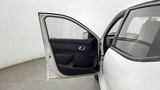 Used 2019 Renault Kwid [2015-2019] 1.0 RXT AMT Petrol Automatic interior LEFT FRONT DOOR OPEN VIEW