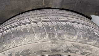 Used 2019 Renault Kwid [2015-2019] 1.0 RXT AMT Petrol Automatic tyres LEFT REAR TYRE TREAD VIEW