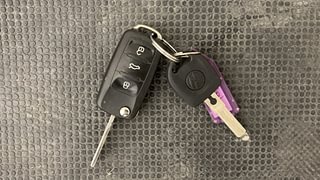 Used 2016 Volkswagen Polo Comfortline 1.2L (P) Petrol Manual extra CAR KEY VIEW