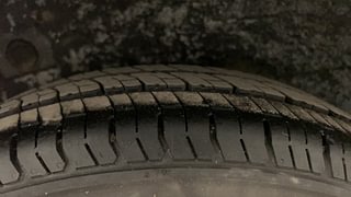Used 2011 Hyundai i10 [2010-2016] Magna 1.2 Petrol Petrol Manual tyres RIGHT REAR TYRE TREAD VIEW