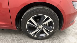 Used 2023 Tata Altroz XZ 1.2 Petrol Manual tyres RIGHT FRONT TYRE RIM VIEW