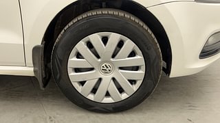 Used 2016 Volkswagen Polo Comfortline 1.2L (P) Petrol Manual tyres RIGHT FRONT TYRE RIM VIEW