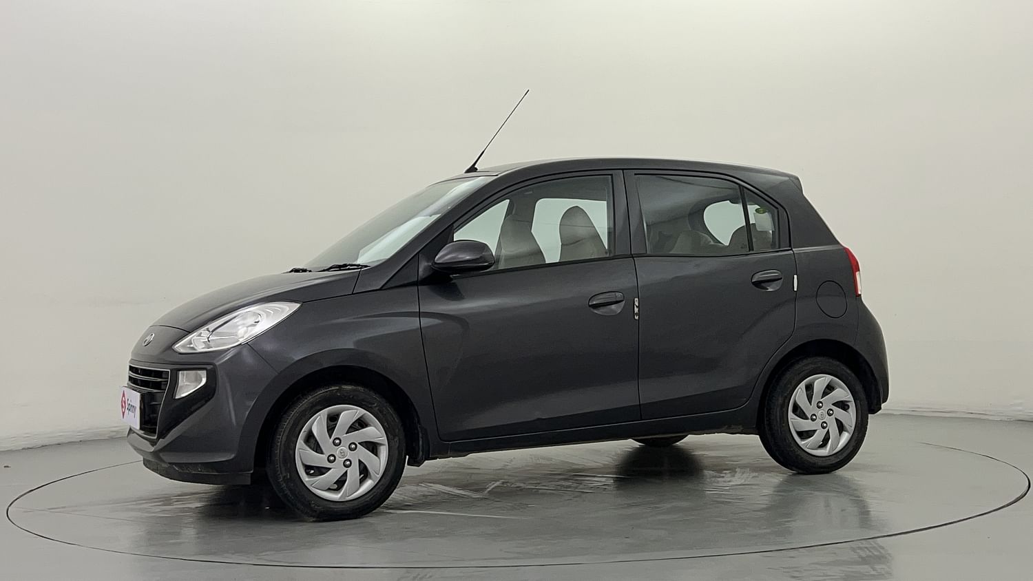 LEFT FRONT CORNER VIEW