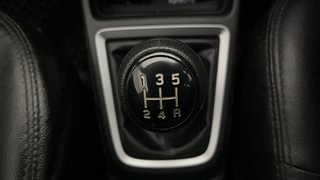 Used 2024 Maruti Suzuki Swift ZXI CNG Petrol+cng Manual interior GEAR  KNOB VIEW