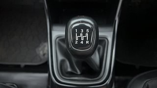 Used 2023 Tata Altroz XZ Plus 1.2 Dark Edition Petrol Manual interior GEAR  KNOB VIEW