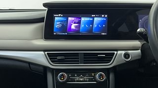 Used 2022 Mahindra XUV700 AX 7 Petrol AT Luxury Pack 7 STR Petrol Automatic interior MUSIC SYSTEM & AC CONTROL VIEW