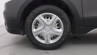 Used 2022 Maruti Suzuki S-Cross Sigma Petrol Manual tyres LEFT FRONT TYRE RIM VIEW