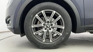 Used 2022 Mahindra XUV700 AX 7 Petrol AT Luxury Pack 7 STR Petrol Automatic tyres LEFT FRONT TYRE RIM VIEW