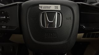 Used 2021 Honda Amaze 1.2 V CVT Petrol Petrol Automatic top_features Airbags