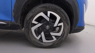 Used 2022 Nissan Magnite XV Premium Turbo CVT Dual Tone Petrol Automatic tyres RIGHT FRONT TYRE RIM VIEW