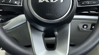 Used 2022 Kia Carens Prestige Plus 1.4 Petrol MT 7 STR Petrol Manual top_features Airbags