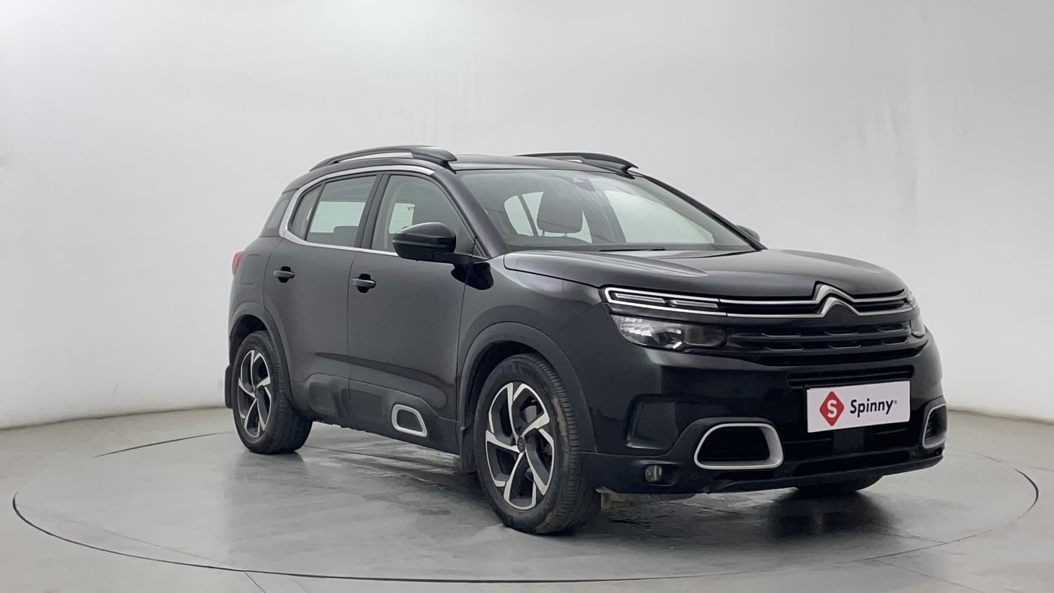 New Citroen C5 Aircross exterior RIGHT FRONT CORNER VIEW