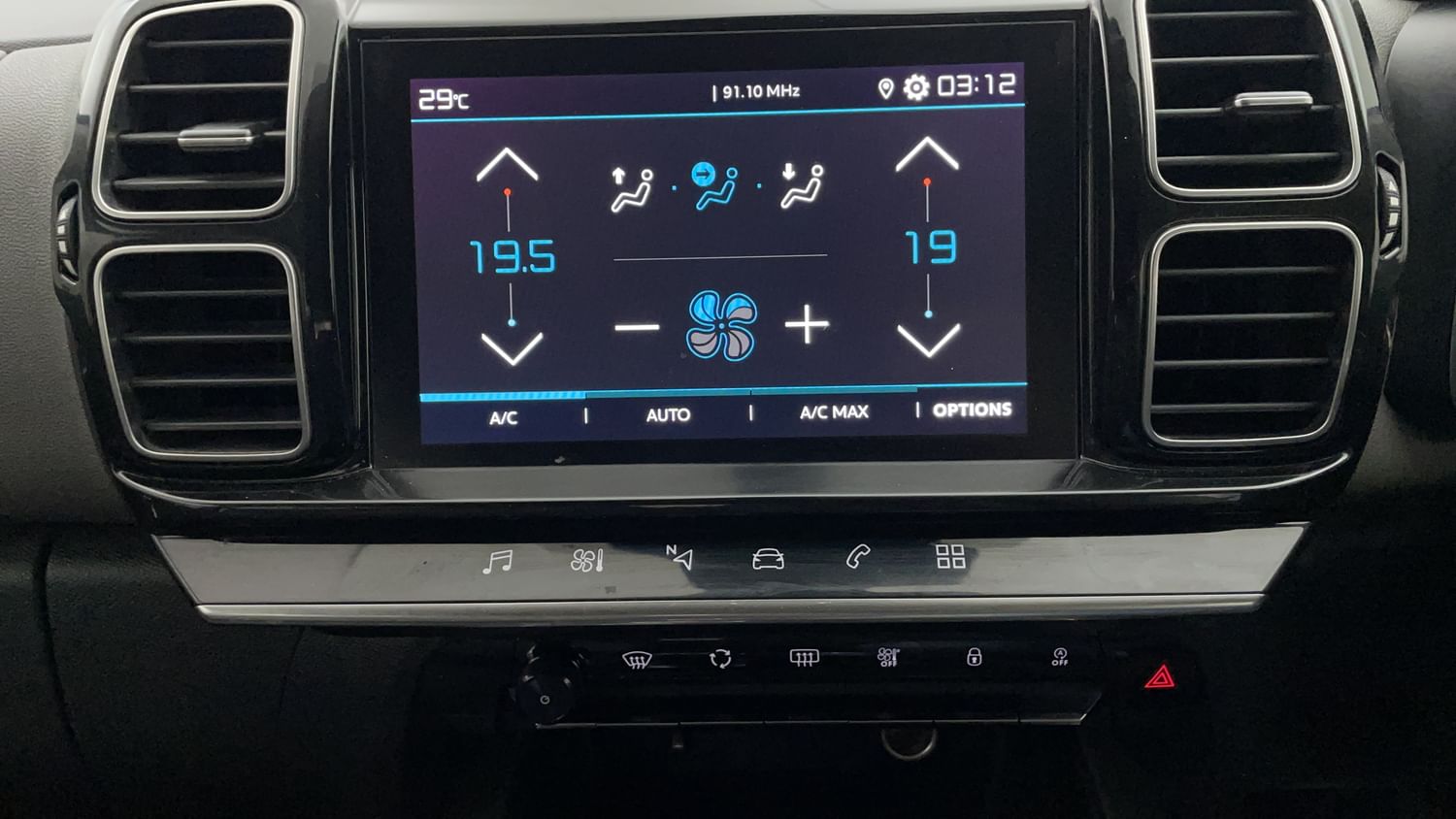 New Citroen C5 Aircross interior MUSIC SYSTEM & AC CONTROL VIEW