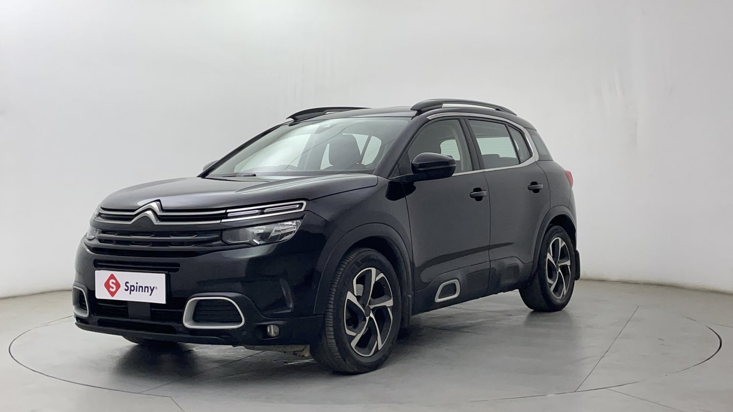 New Citroen C5 Aircross exterior LEFT FRONT CORNER VIEW