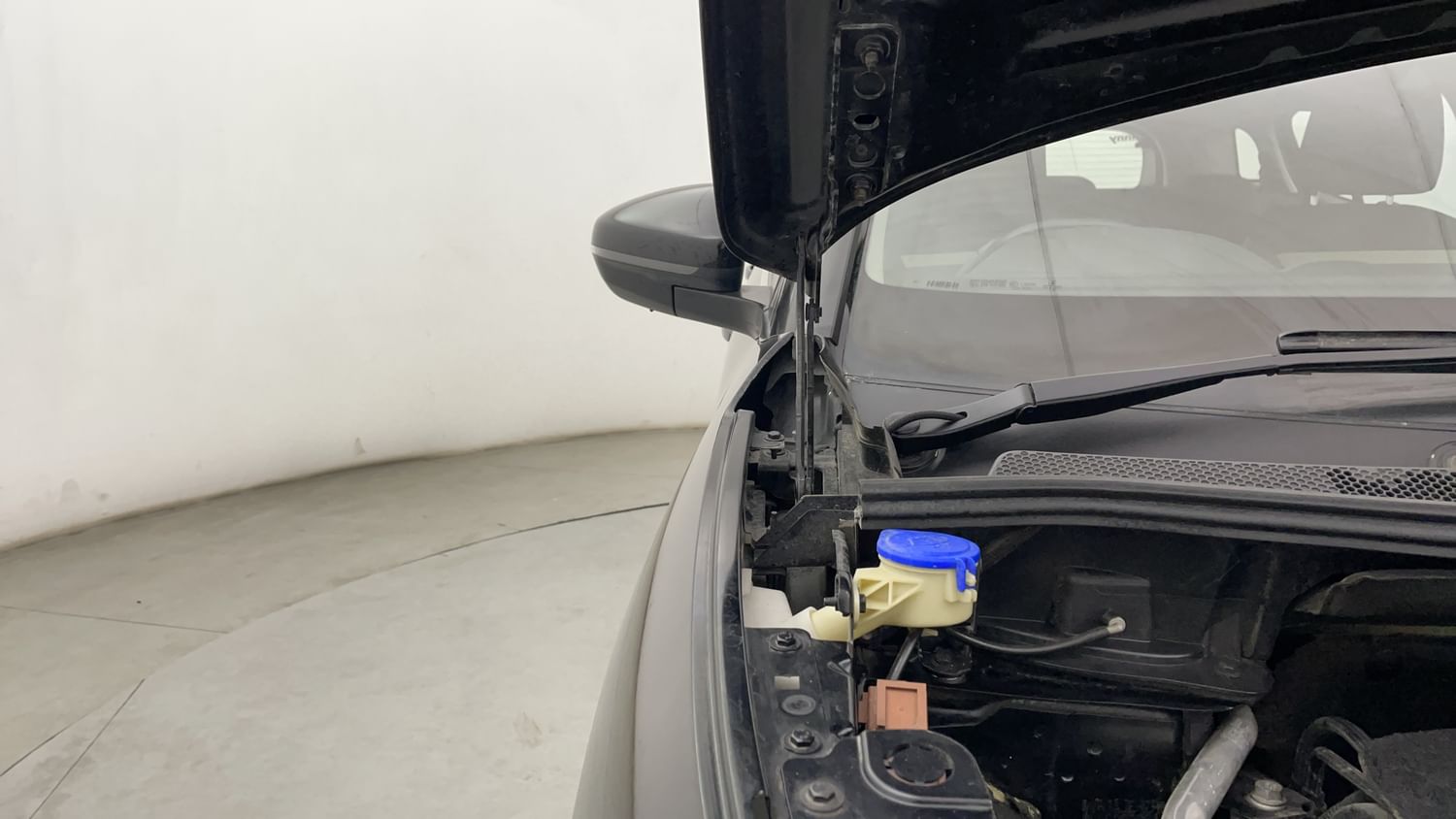 New Citroen C5 Aircross engine ENGINE RIGHT SIDE HINGE & APRON VIEW