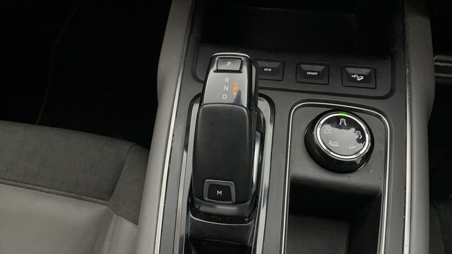 New Citroen C5 Aircross interior GEAR  KNOB VIEW