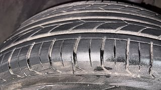 Used 2015 Hyundai Elite i20 Sportz 1.2 Petrol Manual tyres LEFT FRONT TYRE TREAD VIEW