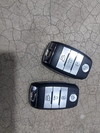 Used 2022 Kia Carens Prestige Plus 1.4 Petrol MT 7 STR Petrol Manual extra CAR KEY VIEW