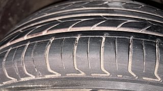 Used 2015 Hyundai Elite i20 Sportz 1.2 Petrol Manual tyres RIGHT FRONT TYRE TREAD VIEW