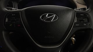 Used 2015 Hyundai Elite i20 Sportz 1.2 Petrol Manual top_features Steering mounted controls