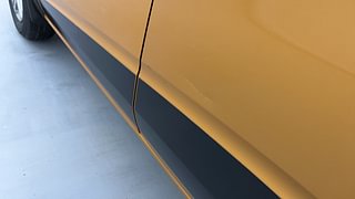 Used 2022 Renault Triber RXZ Petrol Manual dents MINOR DENT