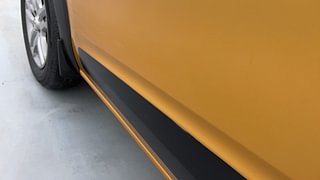 Used 2022 Renault Triber RXZ Petrol Manual dents MINOR DENT