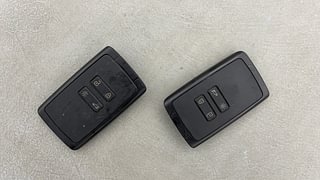 Used 2022 Renault Triber RXZ Petrol Manual extra CAR KEY VIEW