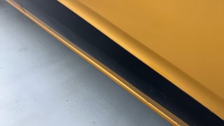 Used 2022 Renault Triber RXZ Petrol Manual dents MINOR SCRATCH