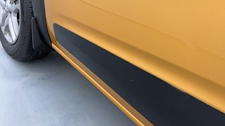 Used 2022 Renault Triber RXZ Petrol Manual dents MINOR SCRATCH