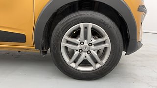 Used 2022 Renault Triber RXZ Petrol Manual tyres RIGHT FRONT TYRE RIM VIEW