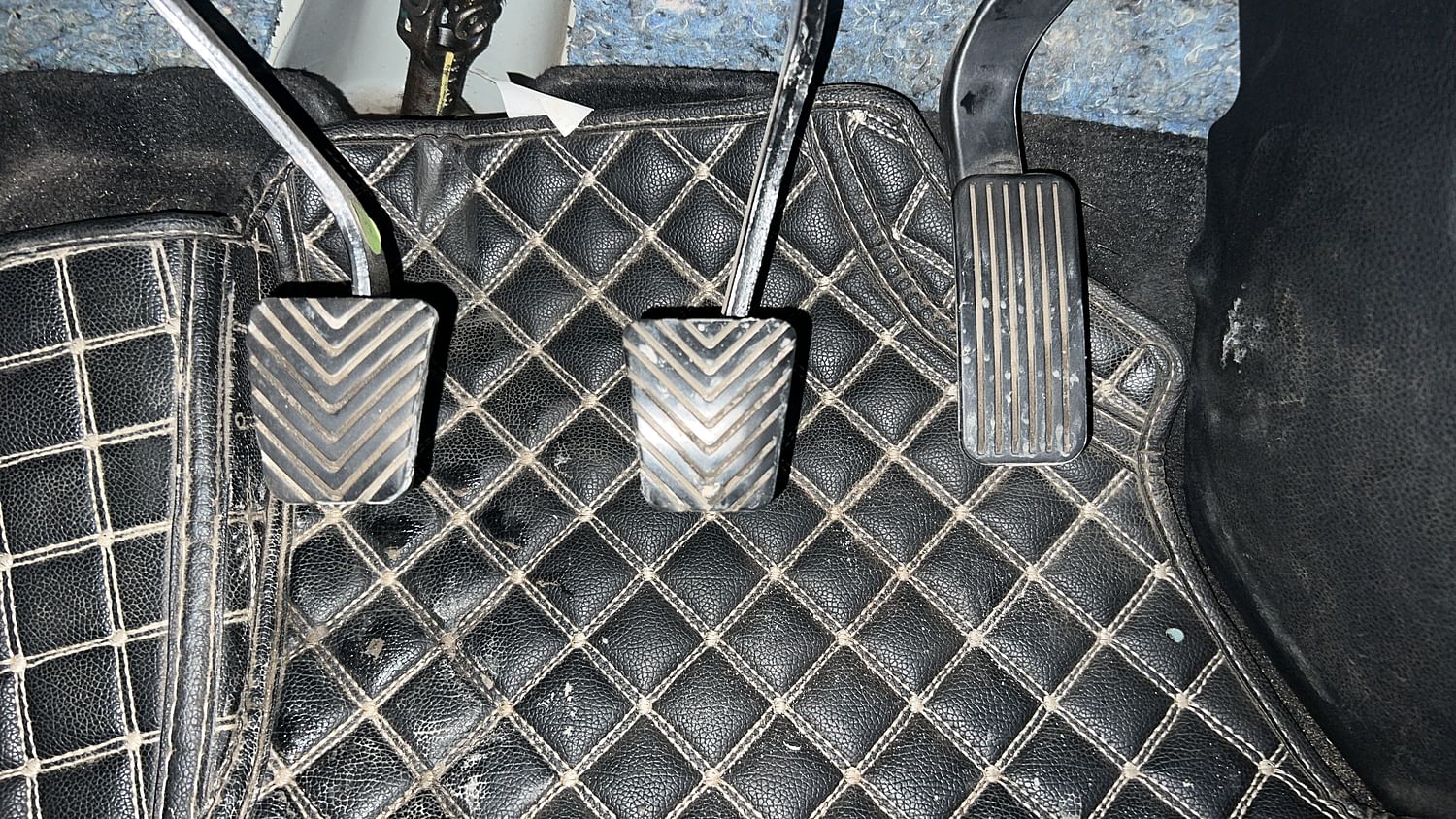 New Kia Carens interior PEDALS VIEW