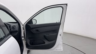 Used 2018 Renault Kwid [2017-2019] RXT 1.0 SCE Special (O) Petrol Manual interior RIGHT FRONT DOOR OPEN VIEW