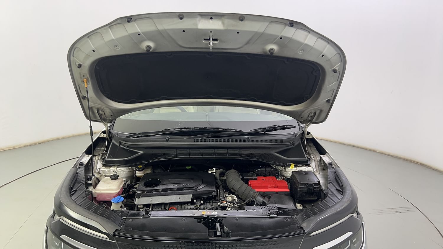 New Kia Carens engine ENGINE & BONNET OPEN FRONT VIEW