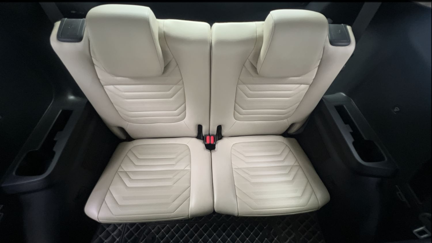 New Kia Carens interior THIRD ROW SEAT