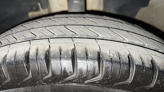 Used 2018 Renault Kwid [2017-2019] RXT 1.0 SCE Special (O) Petrol Manual tyres LEFT FRONT TYRE TREAD VIEW