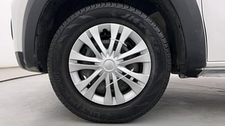 Used 2018 Renault Kwid [2017-2019] RXT 1.0 SCE Special (O) Petrol Manual tyres LEFT FRONT TYRE RIM VIEW