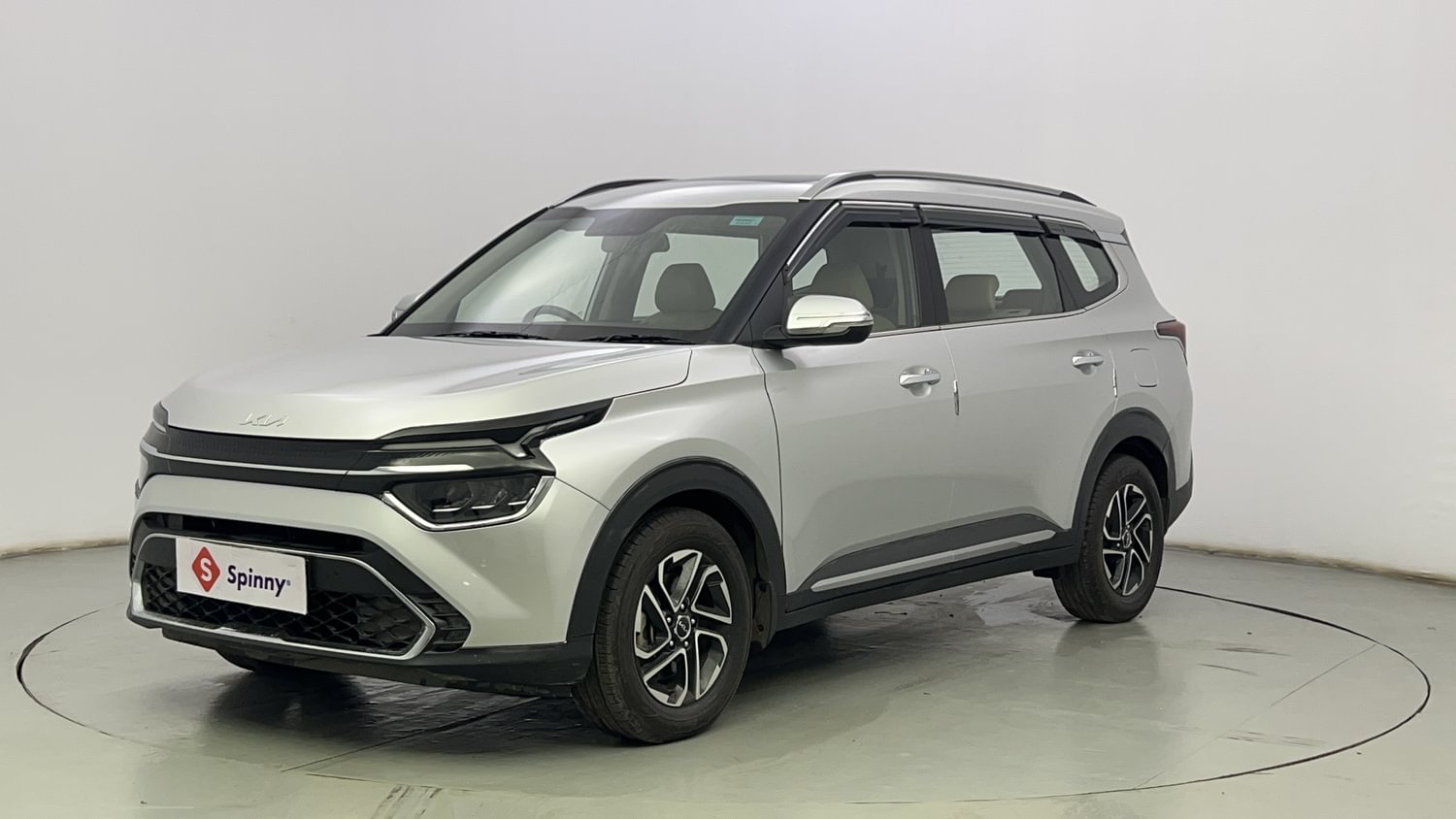 New Kia Carens exterior LEFT FRONT CORNER VIEW