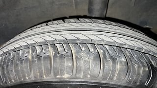 Used 2018 Renault Kwid [2017-2019] RXT 1.0 SCE Special (O) Petrol Manual tyres LEFT REAR TYRE TREAD VIEW