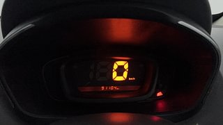 Used 2018 Renault Kwid [2017-2019] RXT 1.0 SCE Special (O) Petrol Manual interior CLUSTERMETER VIEW