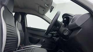 Used 2018 Renault Kwid [2017-2019] RXT 1.0 SCE Special (O) Petrol Manual interior RIGHT SIDE FRONT DOOR CABIN VIEW