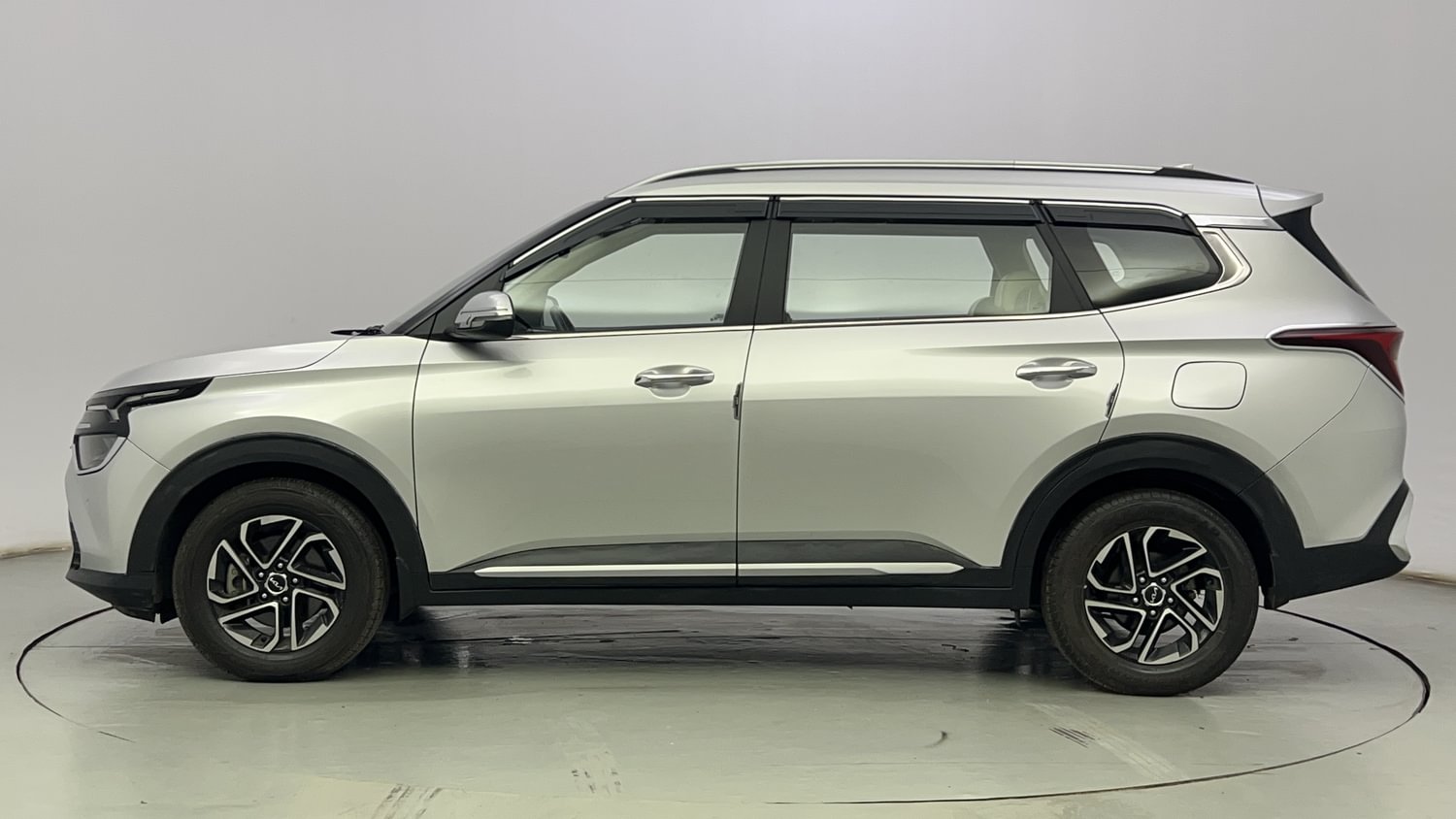 New Kia Carens exterior LEFT SIDE VIEW