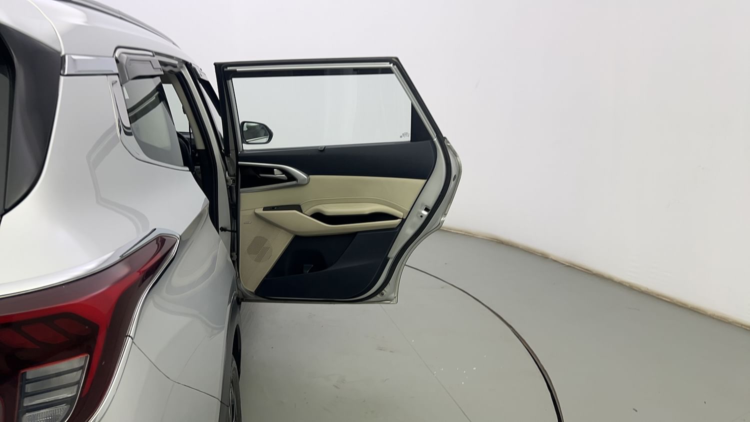 New Kia Carens interior RIGHT REAR DOOR OPEN VIEW