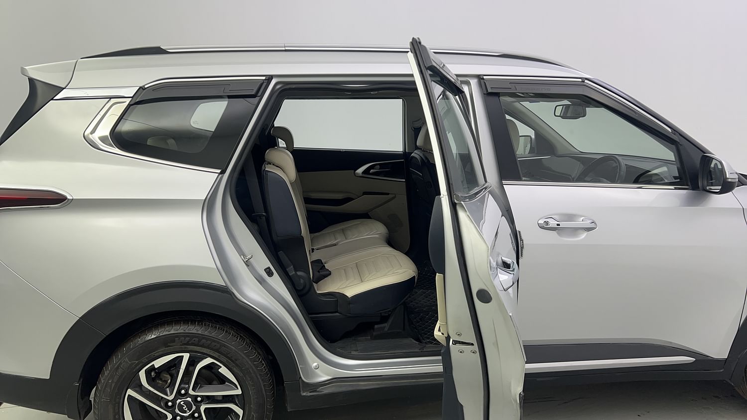 New Kia Carens interior RIGHT SIDE REAR DOOR CABIN VIEW