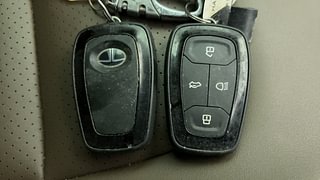 Used 2022 Tata Harrier XZA Plus Dual Tone AT Diesel Automatic extra CAR KEY VIEW