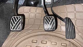 Used 2013 Maruti Suzuki Wagon R 1.0 [2013-2019] LXi CNG Petrol+cng Manual interior PEDALS VIEW