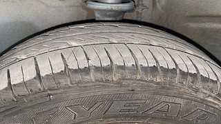 Used 2014 Maruti Suzuki Alto 800 Lxi Petrol Manual tyres LEFT FRONT TYRE TREAD VIEW