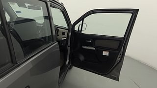 Used 2013 Maruti Suzuki Wagon R 1.0 [2013-2019] LXi CNG Petrol+cng Manual interior RIGHT FRONT DOOR OPEN VIEW